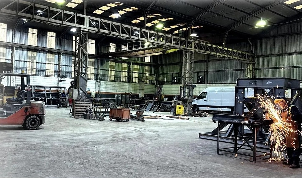 Instalaciones y fabricaciones dentro del taller de J. Bianconi.
