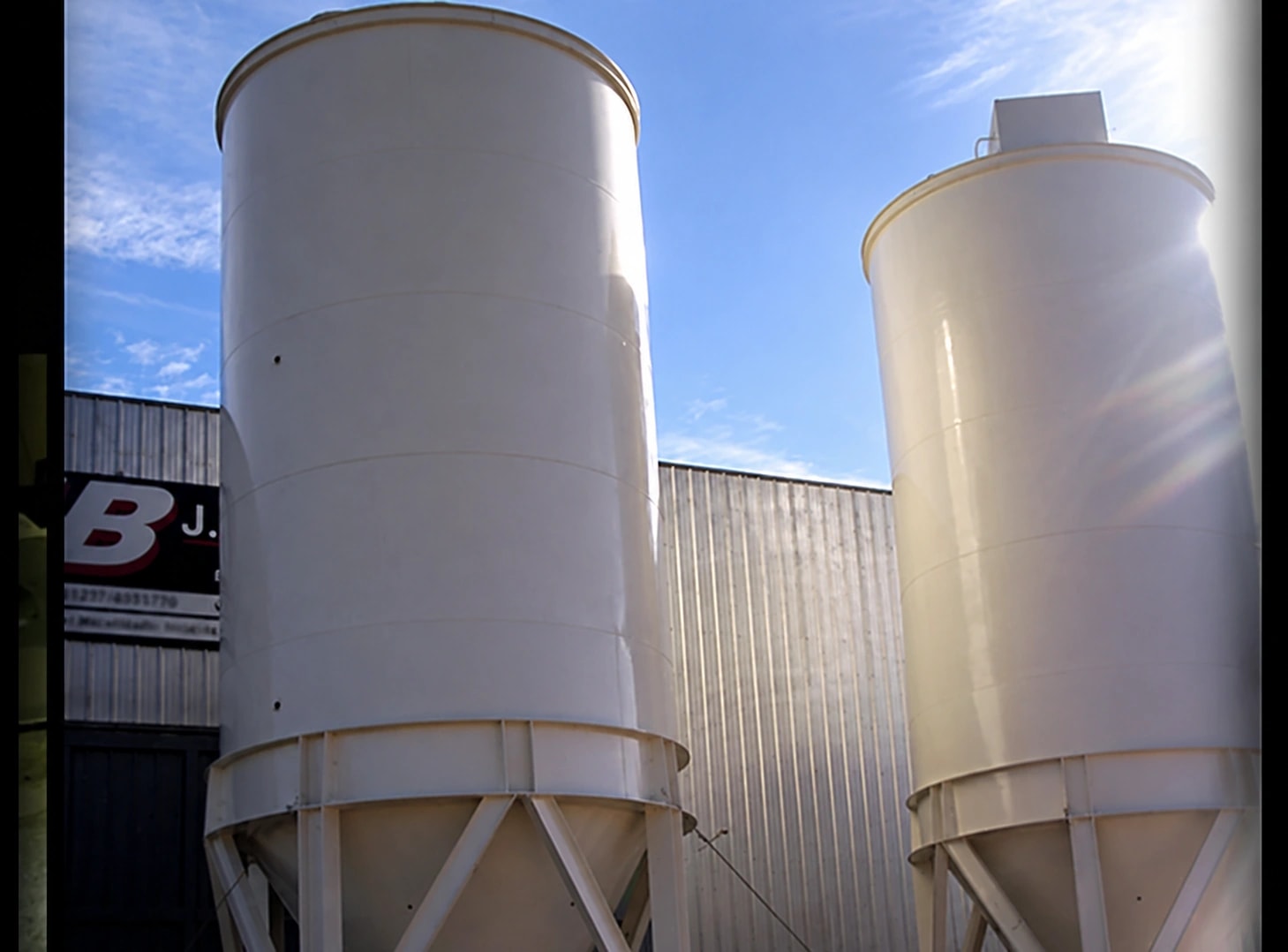 Silos, tolvas y conductos: trabajo de J. Bianconi, vista 3